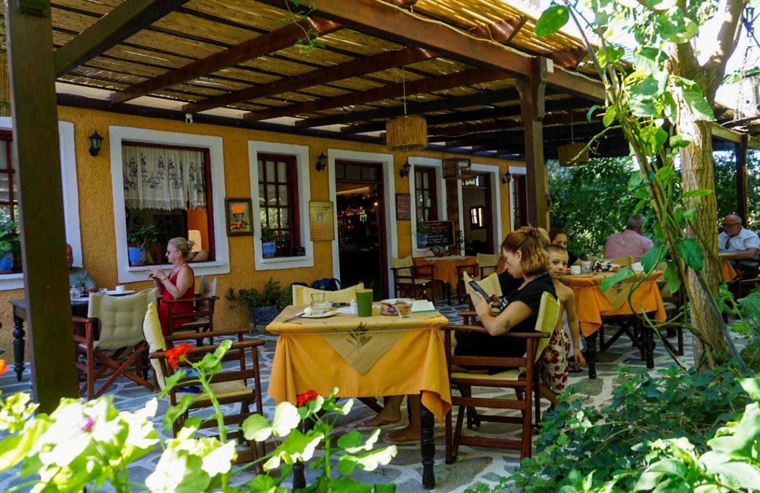 Vagia Traditional, Aegina Island Bagian luar foto
